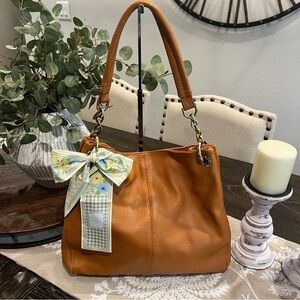 Elegant Currie & Pelle Tan Leather Handbag with Gold Accent